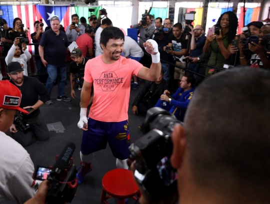 Manny Pacquiao Siap Pukul KO Adrien Broner