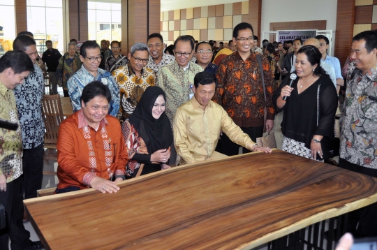 Menperin Resmikan Politeknik Industri Furnitur dan Pengolahan Kayu di Kendal