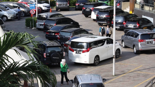 Anies Baswedan Berencana Bangun Lahan Parkir di Luar Jakarta