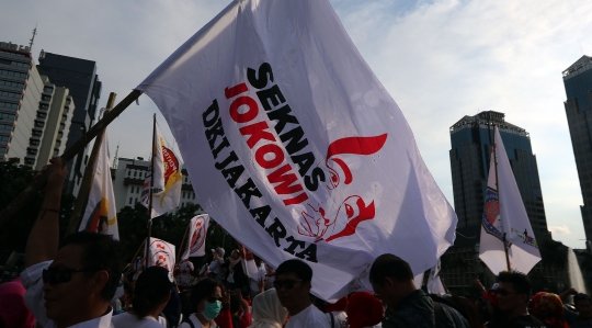 Relawan Jokowi Gelar Aksi Salam Jempol Ceria