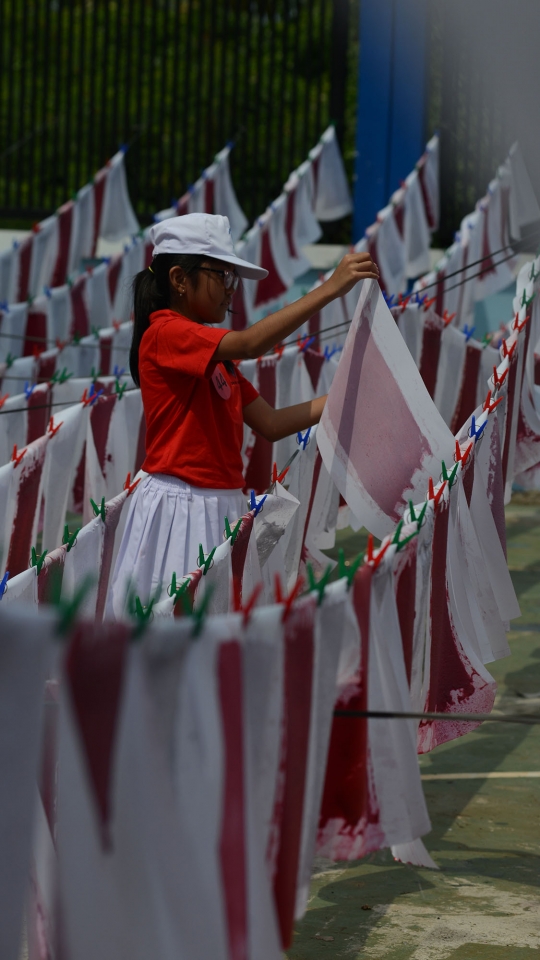 Kreatifnya Siswa SD di Jakarta Buat 1.000 Kertas Daur Ulang