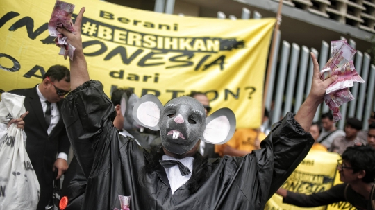 Aksi Bersihkan Indonesia dari Korupsi Politik di Bisnis Batu Bara