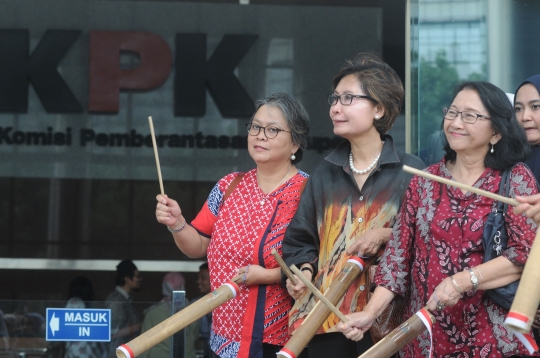 Aksi Tuntut Penuntasan Teror KPK