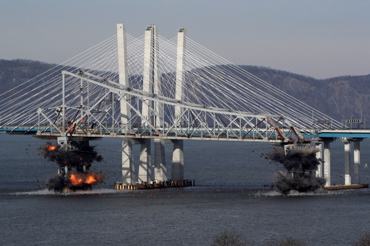 Sudah Tua, Jembatan Tappan Zee New York Dihancurkan
