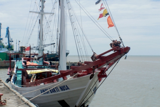 Ekspedisi Nusantara Kapal Pinisi Nusa Bakti