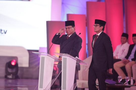 Gaya Jokowi-Ma'ruf dan Prabowo-Sandi Paparkan Visi Misi dalam Debat Pilpres