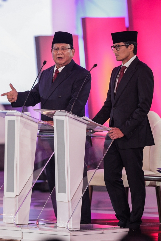 Gaya Prabowo-Sandi Saat Debat Capres
