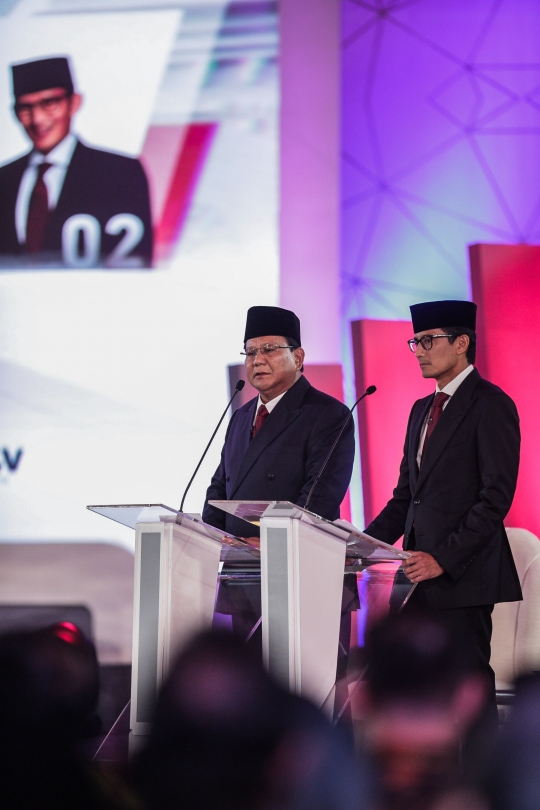 Gaya Prabowo-Sandi Saat Debat Capres