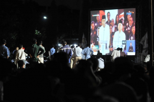 Antusias Pendukung Nonton Bareng Debat Pertama Capres-Cawapres