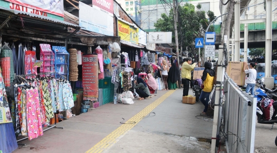 Pascabentrok, Trotoar Tanah Abang Sepi PKL