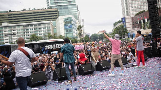 Aksi Flashmob saat kegiatan Millennial Road Safety Festival