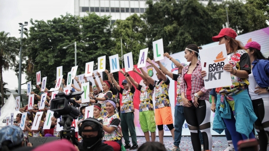 Aksi Flashmob saat kegiatan Millennial Road Safety Festival