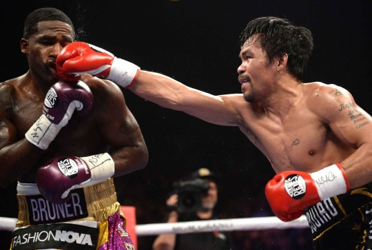 Kalahkan Broner, Manny Pacquiao Sukses Pertahankan Gelar