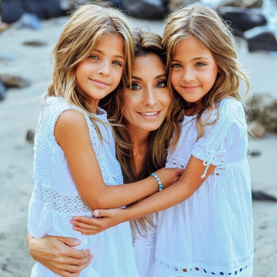 Kenalan dengan Ava Marie dan Leah Rose, Bocah Kembar Tercantik di Dunia