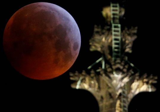 Fenomena Super Blood Wolf Moon di Sejumlah Negara