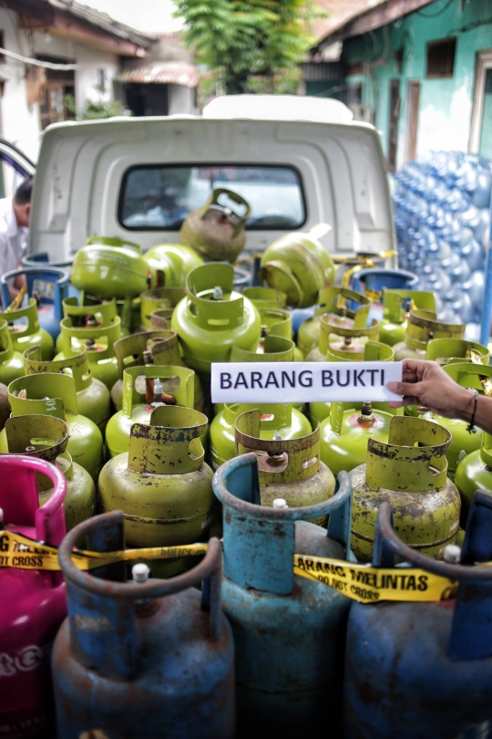 Polda Metro Jaya Ringkus 4 Pelaku Pengoplosan Gas Elpiji