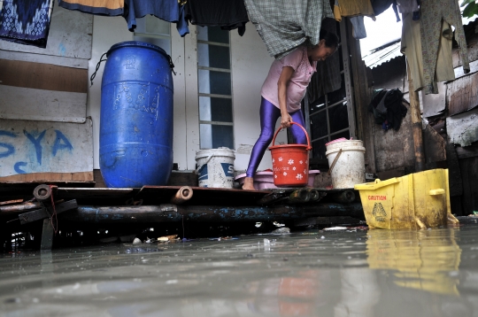 Hampir Sepekan Banjir Rob Genangi Kawasan Muara Angke