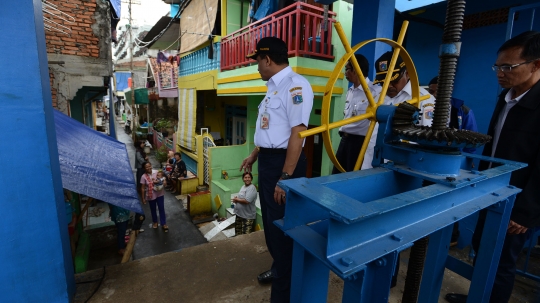 Antisipasi Banjir, Petugas Cek Kondisi Pompa Air