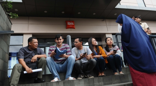 Diusir, Keluarga Korban Pesawat Lion Air JT 610 Pilih Bertahan di Posko Pencarian