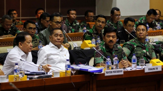 Komisi I DPR Gelar Raker Bersama Menhan dan Panglima TNI