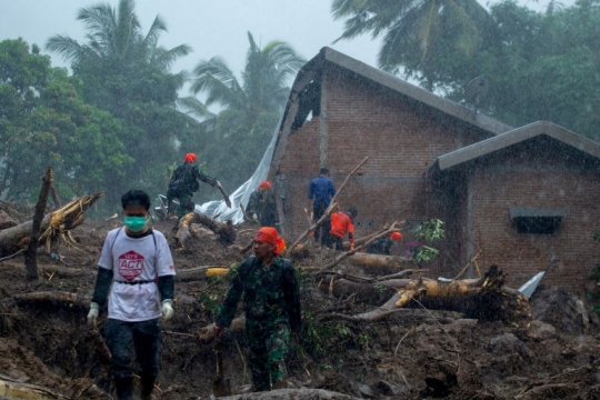 Tim SAR Cari Korban Longsor di Kabupaten Gowa