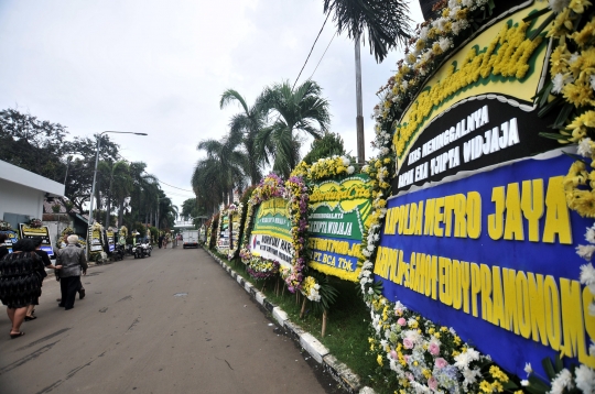 Karangan Bunga Pejabat Negara untuk Eka Tjipta Widjaja