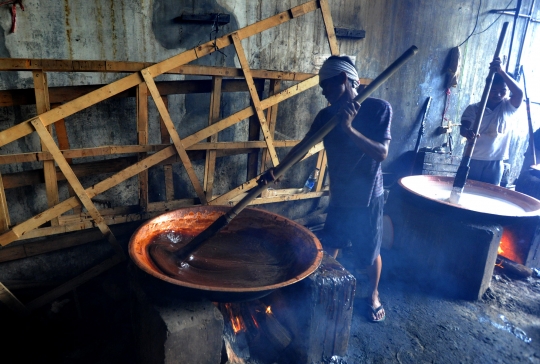 Jelang Imlek, Permintaan Dodol Keranjang Mulai Meningkat