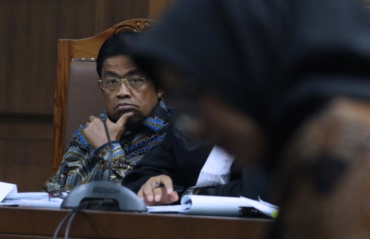 Jalani Sidang Lanjutan, Idrus Marham Simak Kesaksian Eni Maulani Saragih