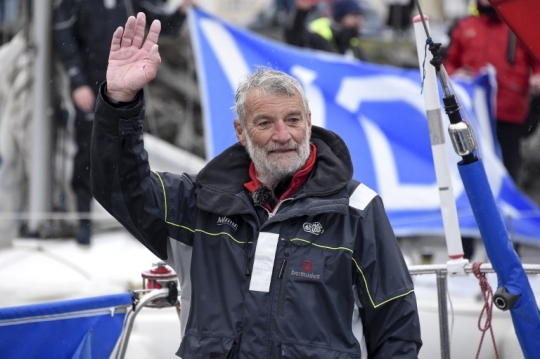 Kakek 73 Tahun Jadi Pemenang Lomba Berlayar Keliling Dunia