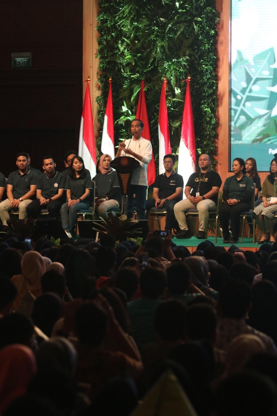 Gaya Jokowi Hadiri Spirit of Millenials: Green Festival