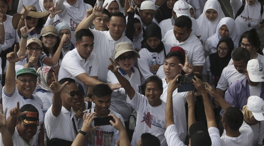 Ribuan Relawan Roemah Djoang Prabowo Sandi Ramaikan Jalan Sehat