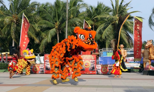 Atraksi Barongsai dan Reog Ponorogo Hibur Pengunjung Ancol