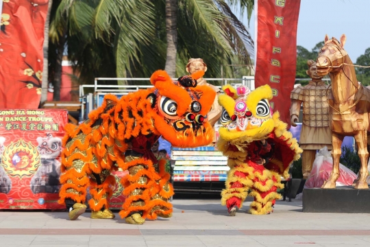 Atraksi Barongsai dan Reog Ponorogo Hibur Pengunjung Ancol