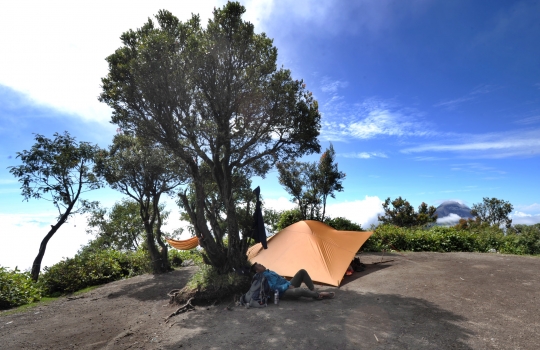 Libur Kejepit Imlek Dimanfaatkan Warga Mendaki Merbabu