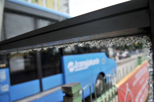 Halte Transjakarta Pasar Rumput Rusak akibat Tawuran