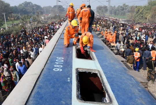 Kereta Api Ekspres Terguling di India, 6 Penumpang Tewas