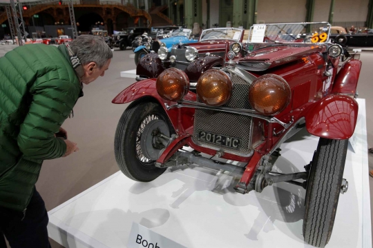 Melihat Pameran Mobil-mobil Antik di Grand Palais Paris