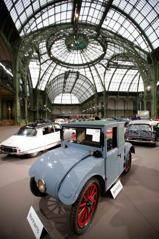 Melihat Pameran Mobil-mobil Antik di Grand Palais Paris