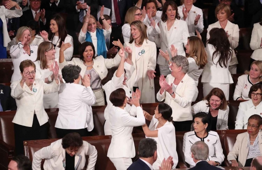 Hadiri Pidato Kenegaraan, Anggota Perempuan Kongres AS Kompak Berbaju Putih