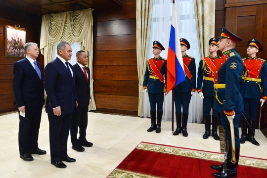 Menhan Ryamizard Temui Menhan Rusia di Moskow