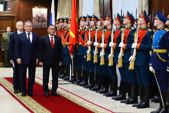 Menhan Ryamizard Temui Menhan Rusia di Moskow