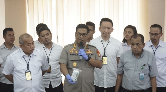 Polisi Bekuk 7 Tersangka Pengedar Obat-obatan Tanpa Izin