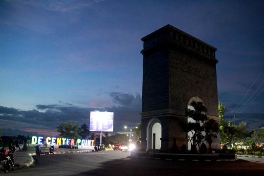 Menikmati Wisata Malam di Menara De Center Point Gorontalo