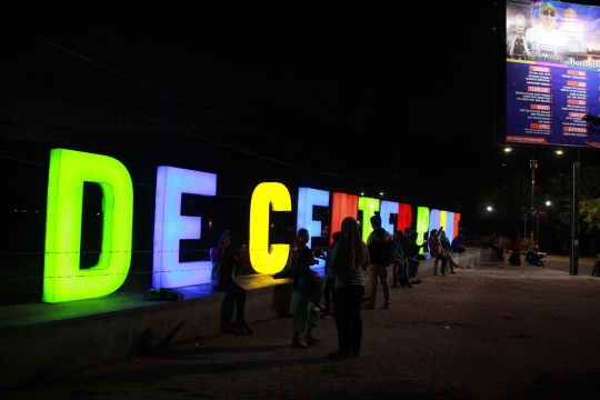 Menikmati Wisata Malam di Menara De Center Point Gorontalo