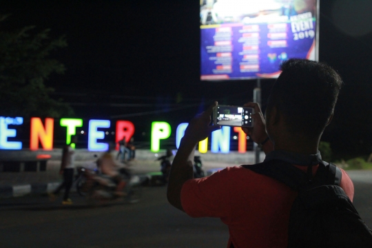 Menikmati Wisata Malam di Menara De Center Point Gorontalo