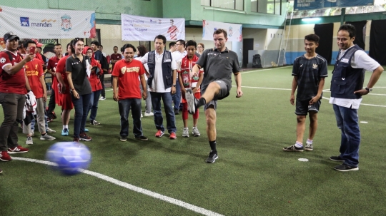 Legenda Liverpool Vladimir Smicer Sambangi Indonesia