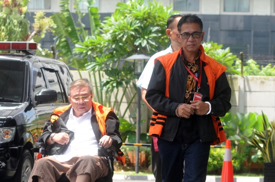 KPK Periksa Dua Tersangka Suap Khamami dan Budi Suharto