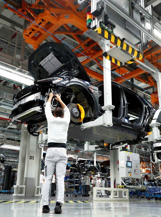 Intip Dapur Perakitan Mobil Listrik Audi e-tron di Belgia