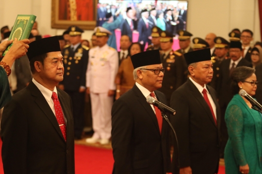 Jokowi Lantik 5 Duta Besar Indonesia