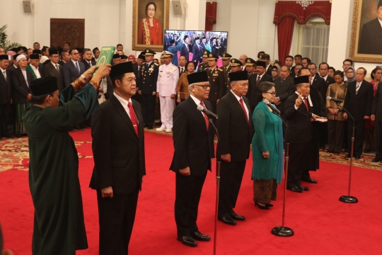 Jokowi Lantik 5 Duta Besar Indonesia